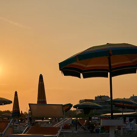 Apartamento With Rooftop Pool Bibione