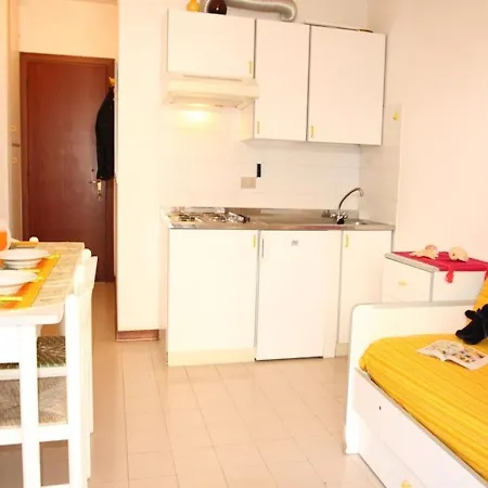 Adorable Flat For 4 Guests In Pineda 아파트