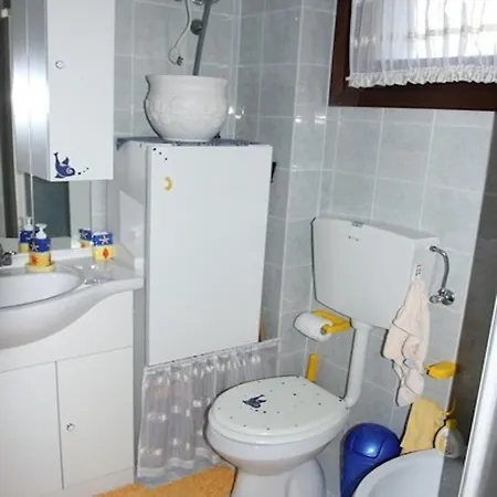 Adorable Flat For 4 Guests In Pineda 아파트