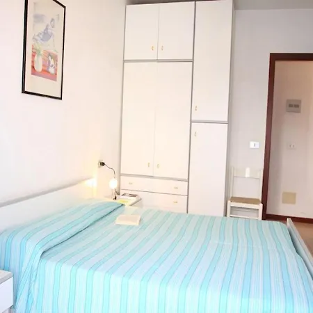 Adorable Flat For 4 Guests In Pineda