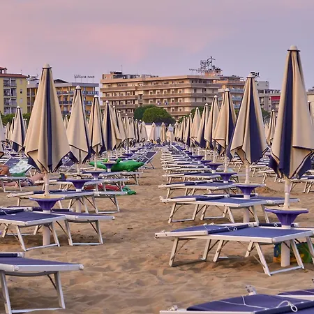 Apartmán With Rooftop Pool Bibione