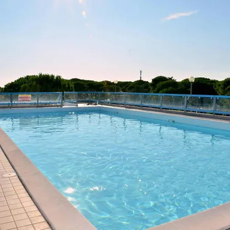 Apartmán With Rooftop Pool *